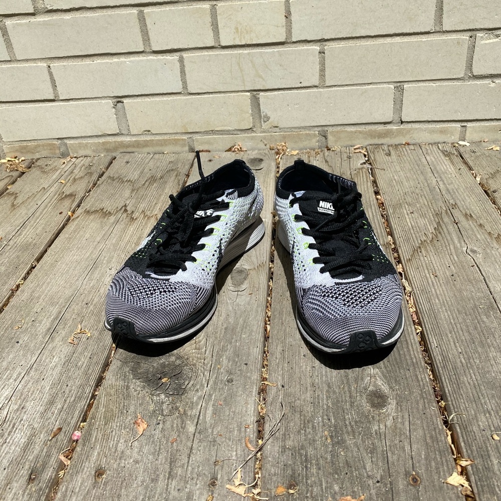 Men’s Nike Flyknit Racer - Picture 2 of 13